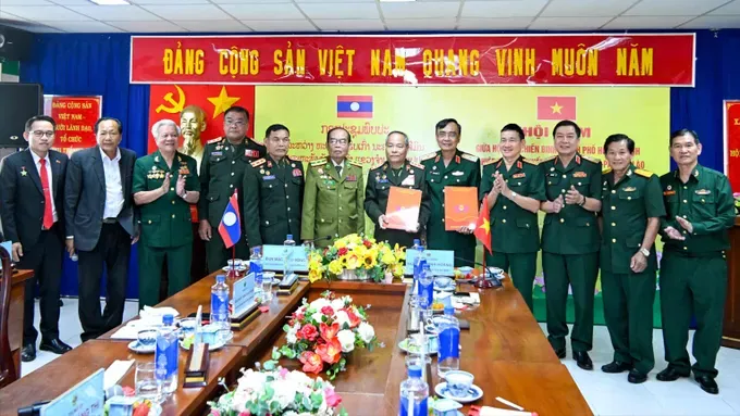 ccb-3-7085-156.jpg (1)